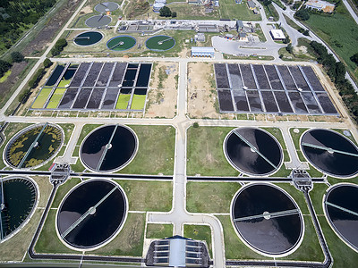 塞萨洛尼基摄影照片_塞萨洛尼基市污水处理厂鸟瞰图
