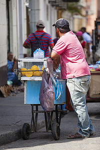 卡塔赫纳德印第亚斯的油炸食品摊贩