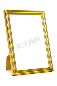 挂墙相框摄影照片_站在白色背景上的金色相框