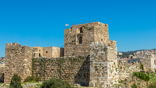 黎巴嫩比布鲁斯的 Gibelet 旧十字军城堡墙壁和塔楼