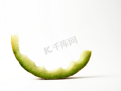 在白色背景上吃的西瓜存根
