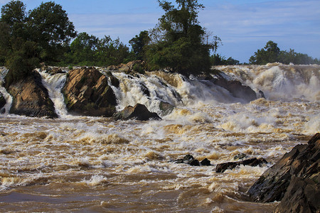 老挝南部的 conpapeng 水瀑布