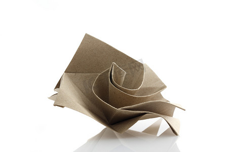 纸荷花摄影照片_用回收纸工艺折纸玫瑰花