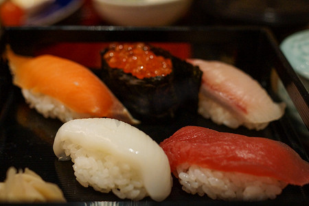 日本料理水彩摄影照片_豪华寿司（日本料理）的形象