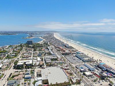 加利福尼亚州圣地亚哥使命湾和太平洋海滩海岸线的鸟瞰图