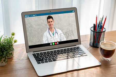 通过现代远程医疗软件应用程序进行医生在线视频通话