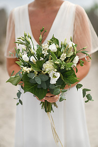 新娘花束与桔梗和桉树