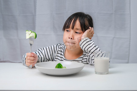 孩子不喜欢吃蔬菜。