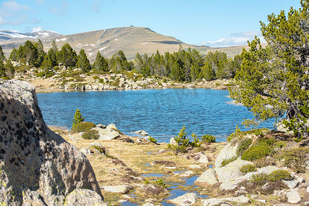 安道尔佩松斯格劳罗伊格湖环线中的湖泊。