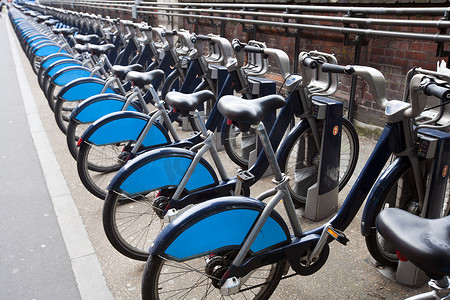 可通摄影照片_英国伦敦公共租赁自行车排队