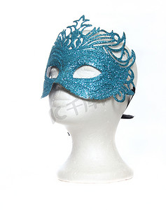 人体模型上的蓝色嘉年华狂欢节面具