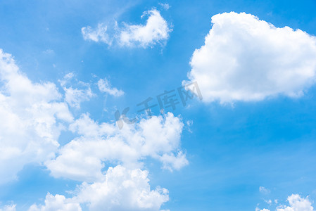 大面积云摄影照片_早晨蓝天白云的本质。