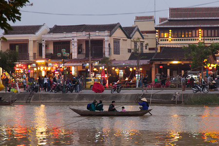 越南会安以灯笼、河流和度假胜地遗产而闻名