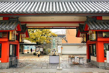 日本教育摄影照片_日本大阪四天王寺初中和高中立面