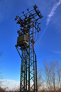北部的电动天线和通信发射塔
