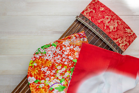 KOTO，日本竖琴与和服。日本传统乐器。