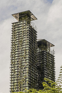 Le Nouvel KLCC 生态摩天大楼与植物，吉隆坡，马来西亚。