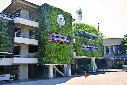 泰国曼谷考丁公园杜斯特动物园停车场大楼