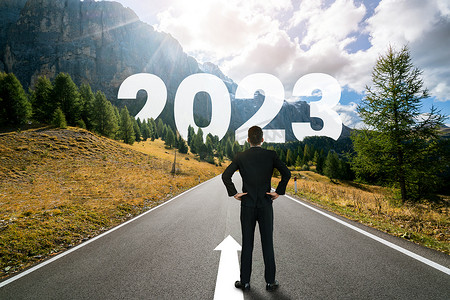 新年目标摄影照片_2023年新年征程与未来愿景理念