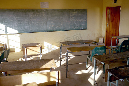 非洲学校的教室很差