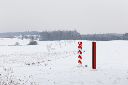 界碑摄影照片_白俄罗斯和波兰边境的界碑
