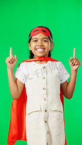 超级英雄、孩子在绿屏上的点和脸，用于幻想、角色扮演服装和漫画人物。