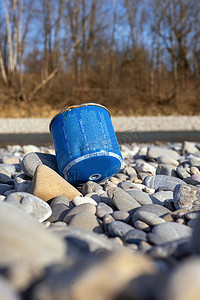 野营煤气罐，用于燃气燃烧器，像 w 一样以蓝色扔掉