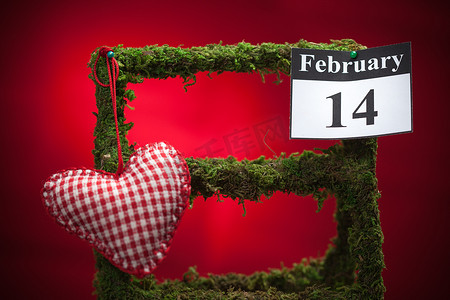 2月14日，情人节，红心
