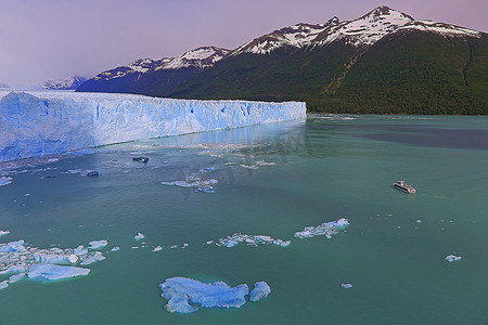 阿根廷巴塔哥尼亚埃尔卡拉法特的佩里托莫雷诺冰川