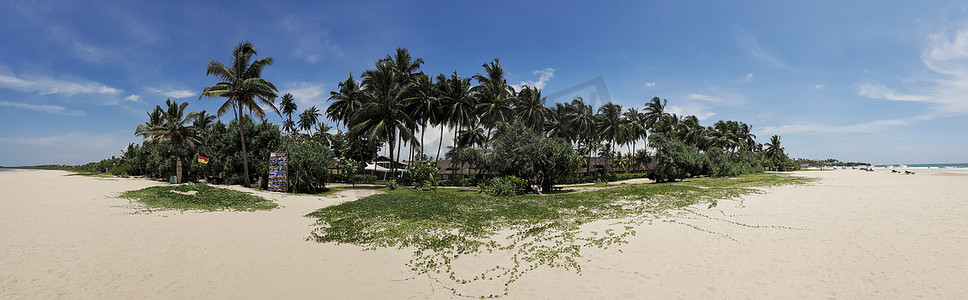 东南亚人摄影照片_亚洲斯里兰卡本托塔海滩全景。