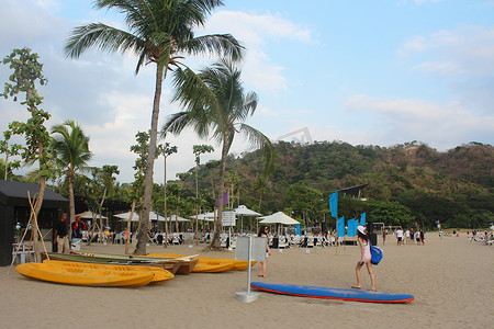 巴塔纳苏格布的 Pico de Loro 海滩和乡村俱乐部海滩景观