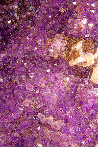 宝石晶簇摄影照片_紫水晶，用于石头治疗的宝石晶簇