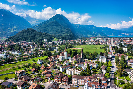 瑞士因特拉肯市的鸟瞰图。