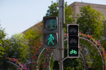行人和自行车交通信号灯。