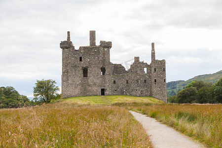 一座古城堡的废墟