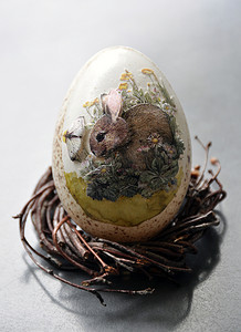 装饰复活节彩蛋