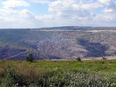 煤矿开采摄影照片_俄罗斯科尔基诺镇露天煤矿