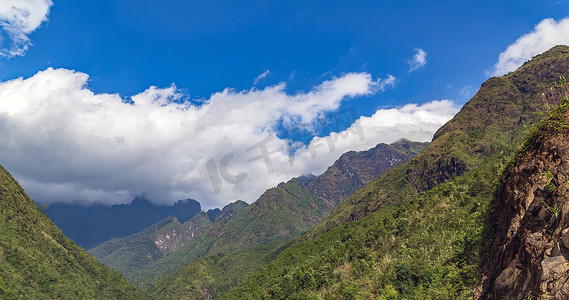 农村风景摄影照片_日落时分山中的风景