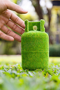 煤气罐摄影照片_绿色煤气罐概念。