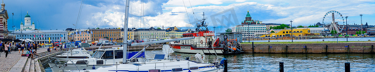 南港口的全景，在赫尔辛基