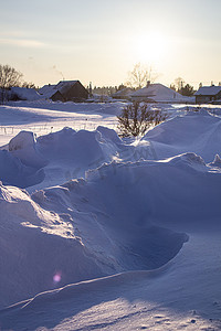 飘雪摄影照片_冬天飘雪。