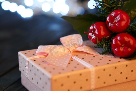 礼物圣诞盒装饰节日木桌