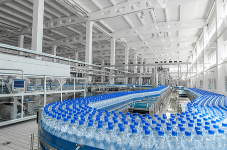 用于生产塑料瓶的工厂