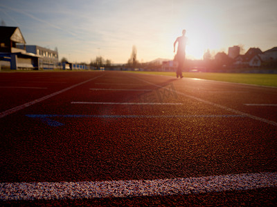 体育和健康生活方式概念，人慢跑