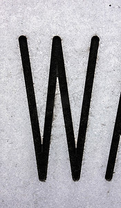 遇险状态排版中的书面措辞发现字母 W
