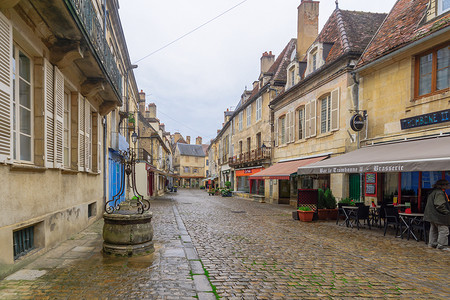 核心区摄影照片_Semur-en-Auxois 中世纪核心区的街道