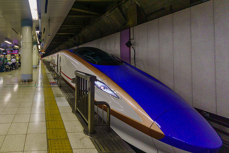 新干线摄影照片_东京上野站的新干线子弹头列车