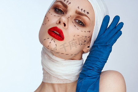 面部注射摄影照片_女性患者年轻化面部注射整容手术工作室生活方式
