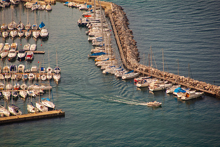 设备对接摄影照片_格里尼亚诺码头的顶视图