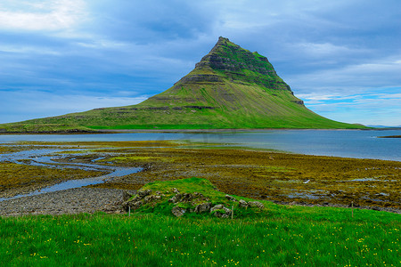 风景和 Kirkjufell 山